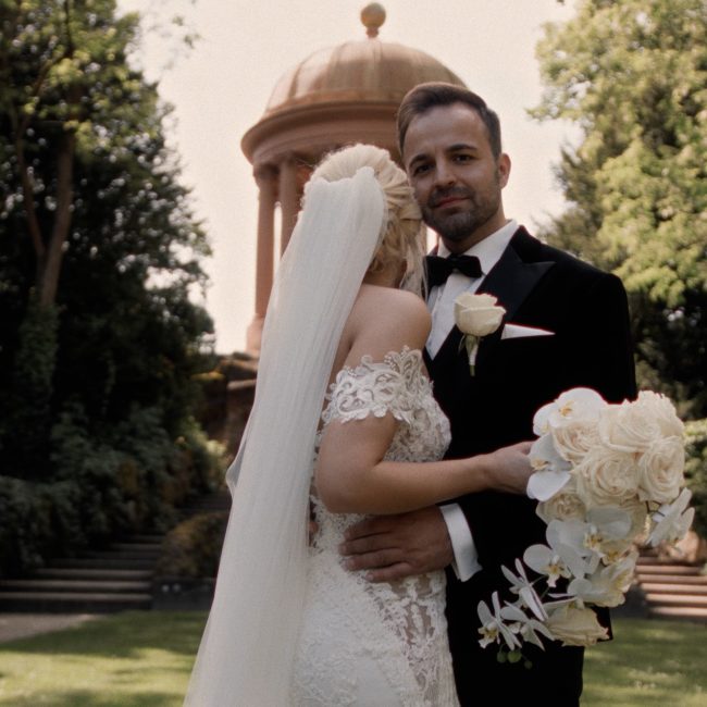 Ein besonderer Moment aus dem Hochzeitsfilm von Lena & Marco, aufgenommen von Marcel-Hochzeitsvideo.de, der die Liebe und die Emotionen des Paares an ihrem Hochzeitstag festhält.